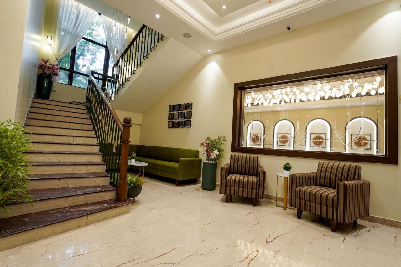 M2 Square By Monday Premium Hotell Nagpur Exteriör bild