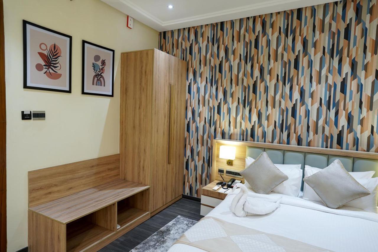 M2 Square By Monday Premium Hotell Nagpur Exteriör bild