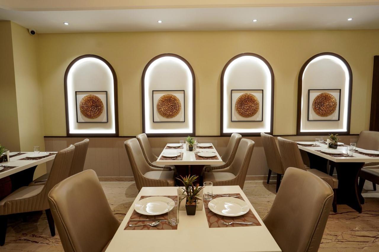 M2 Square By Monday Premium Hotell Nagpur Exteriör bild