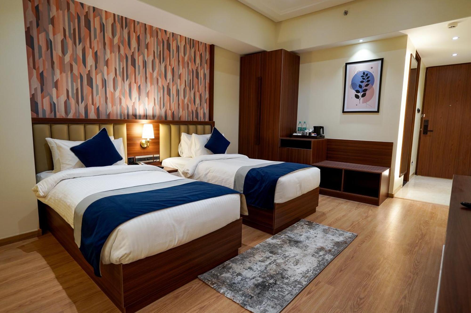 M2 Square By Monday Premium Hotell Nagpur Exteriör bild