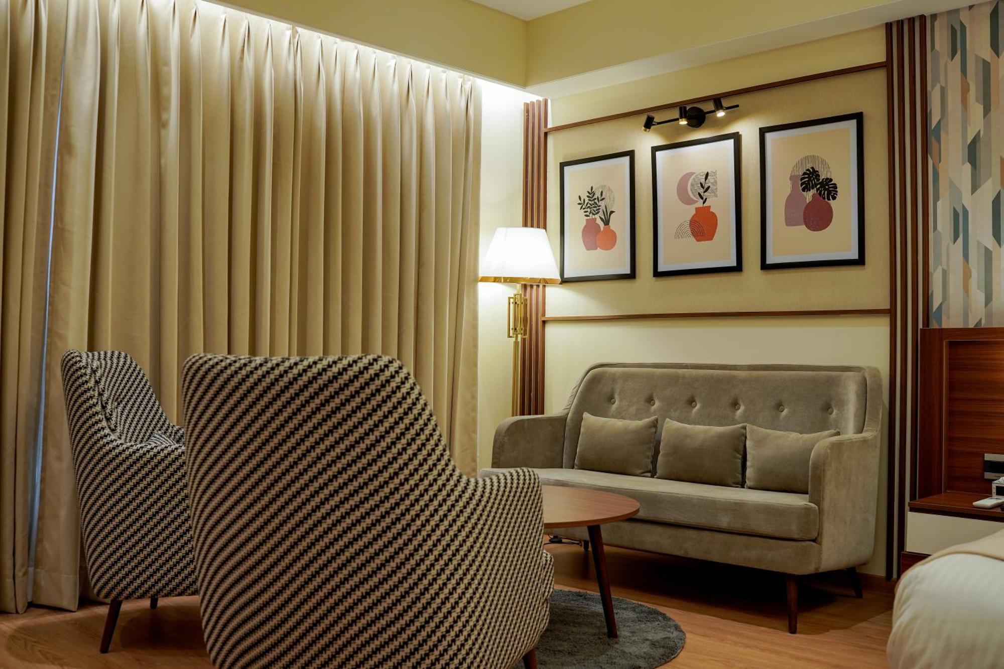 M2 Square By Monday Premium Hotell Nagpur Exteriör bild